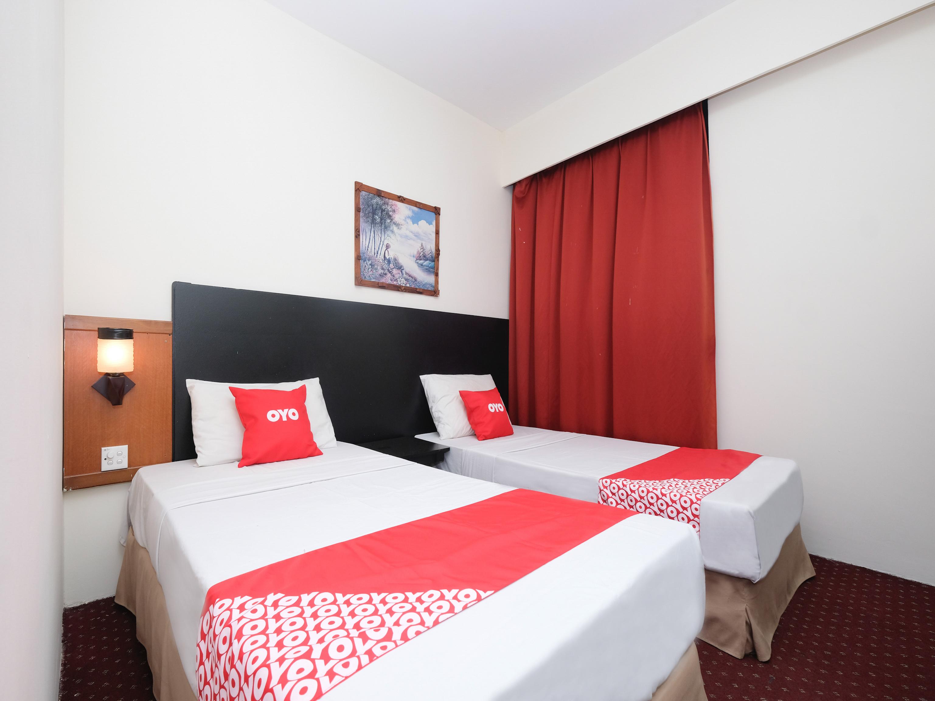 Hotel Sri Sutra - Sungai Buloh Петалинг-Джая Экстерьер фото